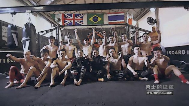 巴西战舞断头台教学,中国擂台断头技巧视频