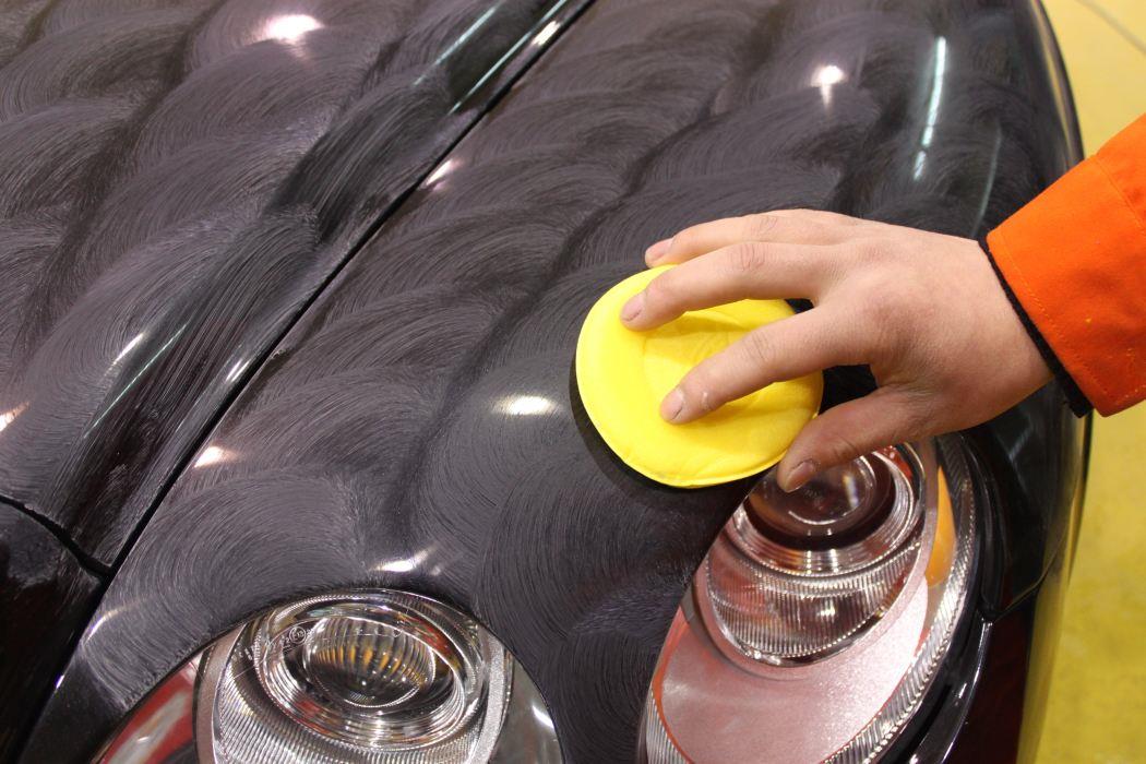 汽车打蜡和蜡水洗车哪个好,保养车漆从打蜡做起