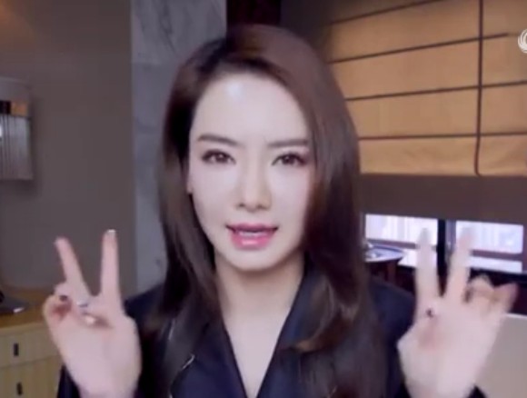 戚薇美妆博主变成女明星,戚薇素颜化妆