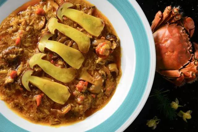 在丽江那一口“好喝到要*天升**”的汽锅鸡，让我开始了“寻找上海最好吃的云南菜”之旅！