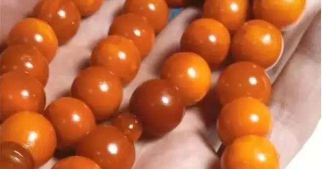 辨别烤色老蜜蜡方法图片,鉴别老蜜蜡的简单方法图片