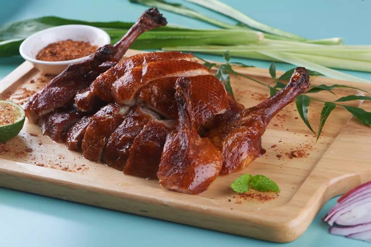 在丽江那一口“好喝到要*天升**”的汽锅鸡，让我开始了“寻找上海最好吃的云南菜”之旅！