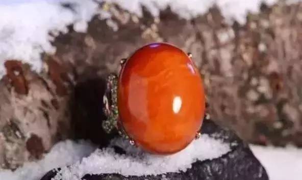 辨别烤色老蜜蜡方法图片,鉴别老蜜蜡的简单方法图片