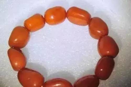 辨别烤色老蜜蜡方法图片,鉴别老蜜蜡的简单方法图片