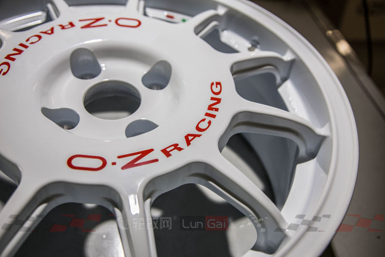 任性的4孔小轮——OZLeggenda轮毂细节展现