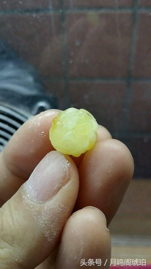 琥珀边角料变废为宝,废物利用提炼黄金