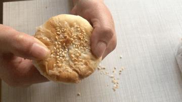 詹记肉松小贝里面的酱酸吗,詹记肉松小贝沙拉酱