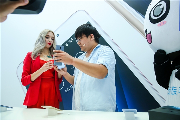 机情烩：一加3T韩寒签名版现身“全球仅此一台”！