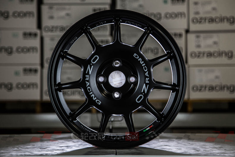 任性的4孔小轮——OZLeggenda轮毂细节展现