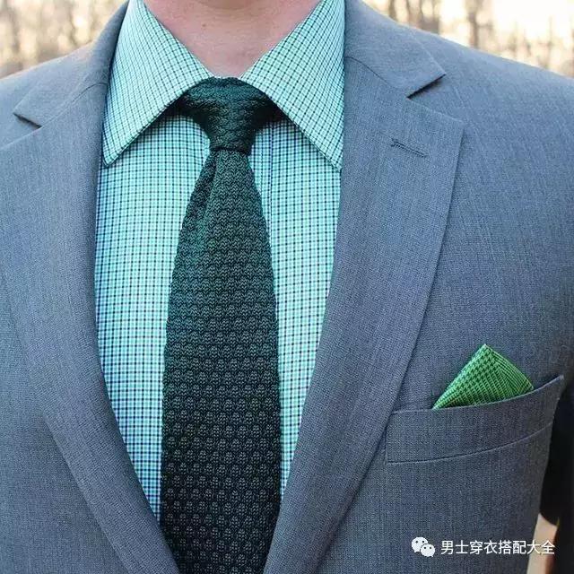 男士休闲西装西裤搭配小白鞋,男士休闲西装搭配什么打底衫