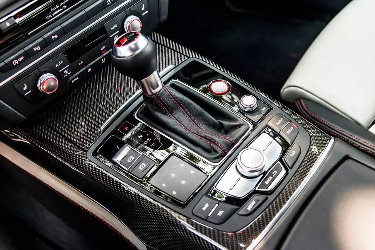 奥迪rs6allroad,全新奥迪rs6avant