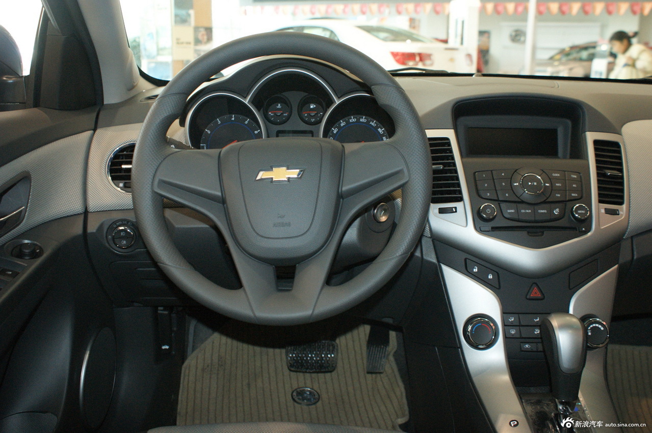 12款科鲁兹1.6自动表显油耗10.5,12款科鲁兹行驶中无动力