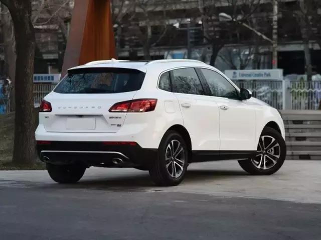 宝沃bx7两驱好还是四驱好,宝沃bx7四驱真实感受