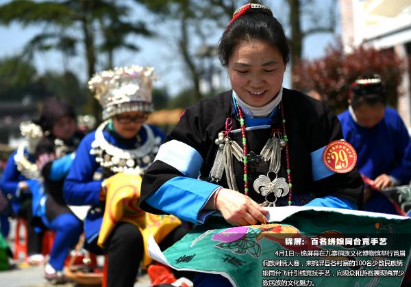 玩偶设计师林良如：怪趣毛毡展览——《23个小怪兽》