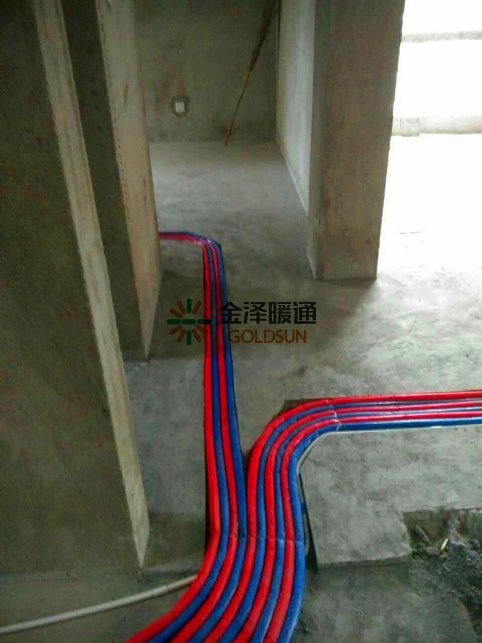 又来啦，今天我们一起去看春晖园的暗管暖气