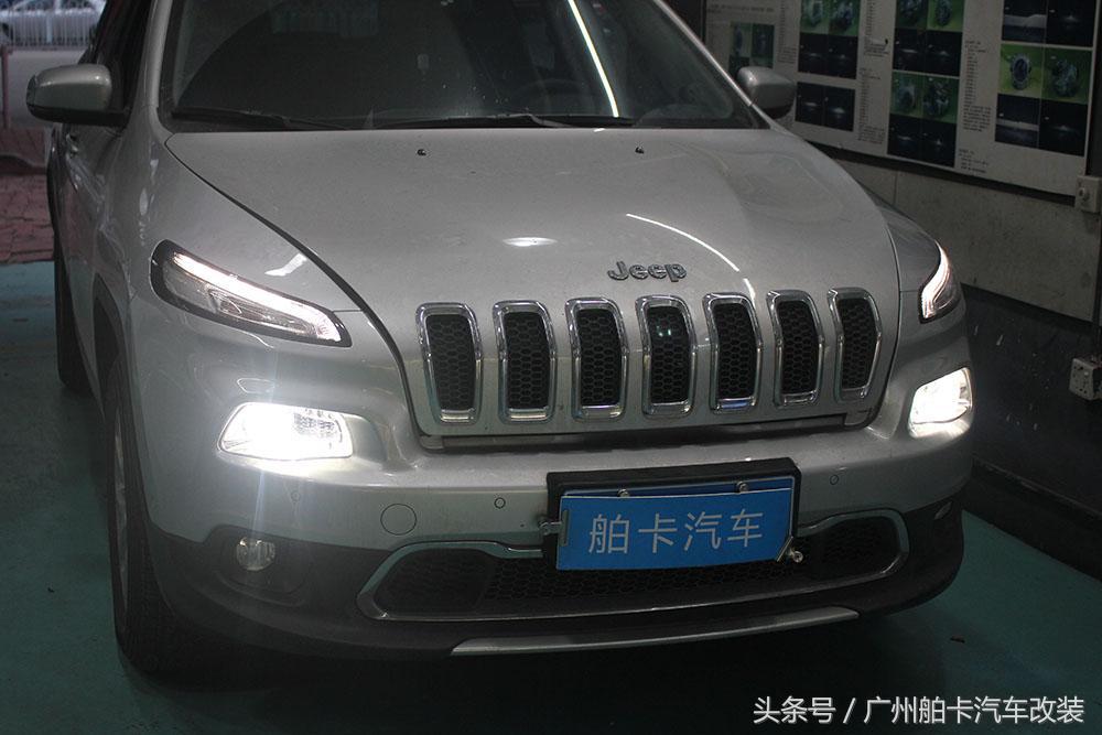 吉普自由光大灯改装,jeep自由光改装海拉5透镜