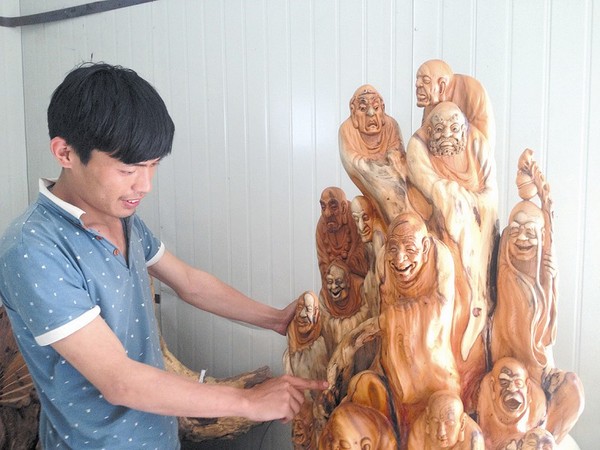 广西24岁小伙子根雕作品爆红网络,24岁小伙根雕