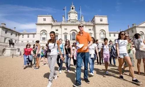 出国就像去另一个城市,出国留学就像把你放在一个荒岛上