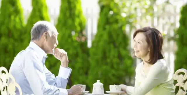 夏季上热下寒的养生指南,夏季天气热怎么养生小常识