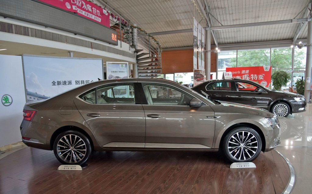 蒙迪欧帕萨特迈腾对比,德系轿车18万哪款性价比高