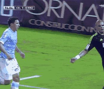 足球搞笑gif,足球十大搞笑进球动图最新