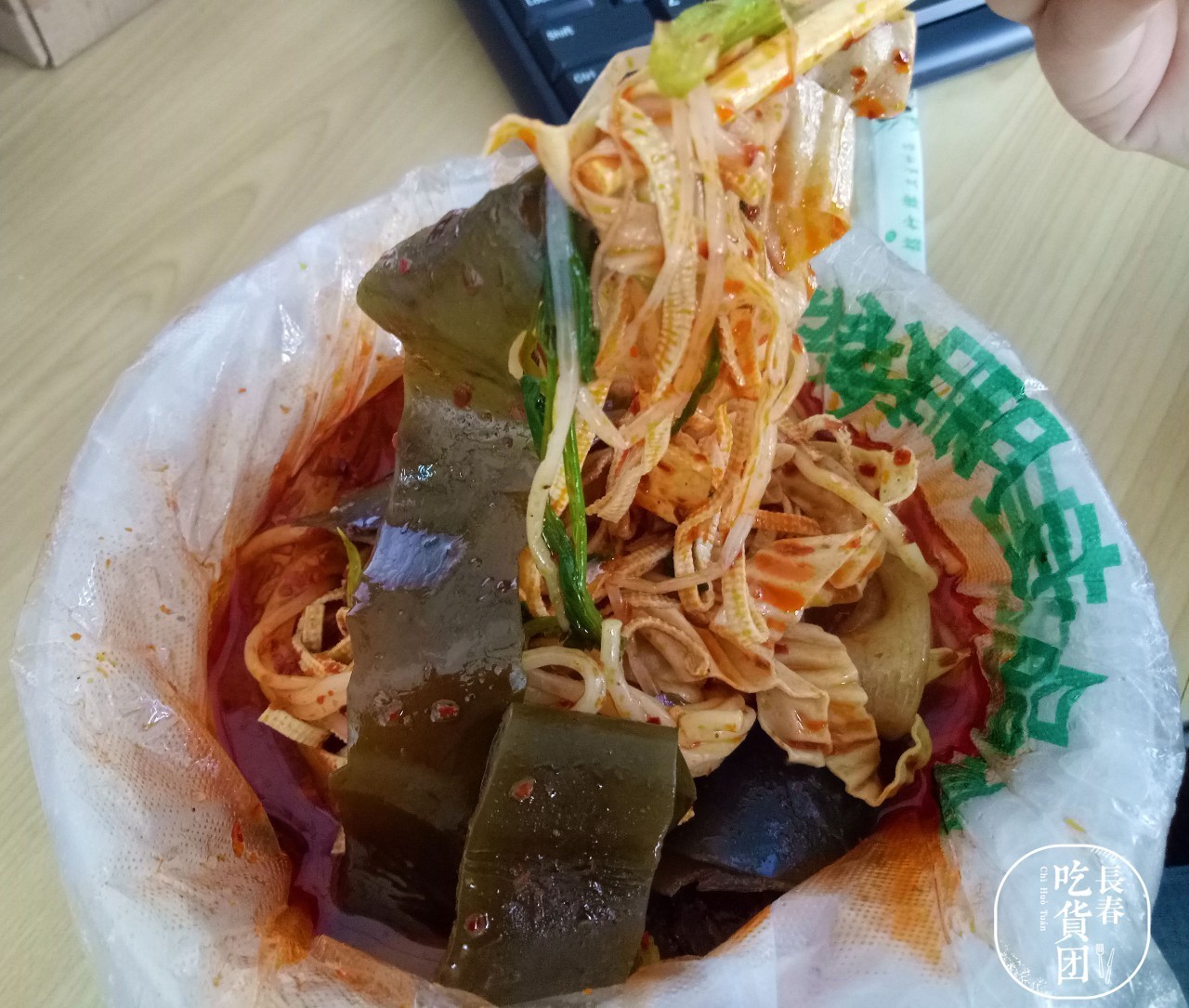 美女编辑拼死吃遍全城麻辣烫，终于选出6家最好吃的！