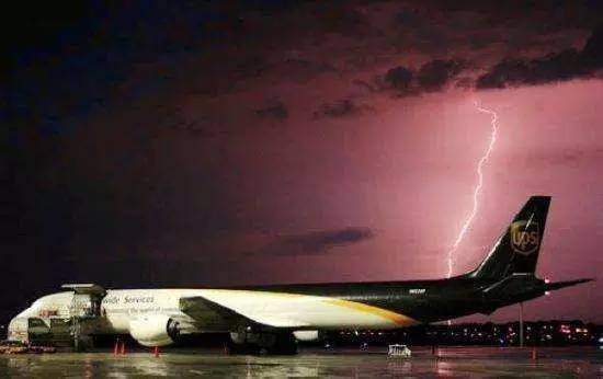雷雨天气飞机维护注意事项,雷雨天气防雷措施安全知识