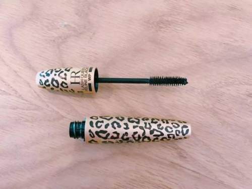 睫毛膏浓密纤长测评,kissme睫毛膏纤长还是浓密好用