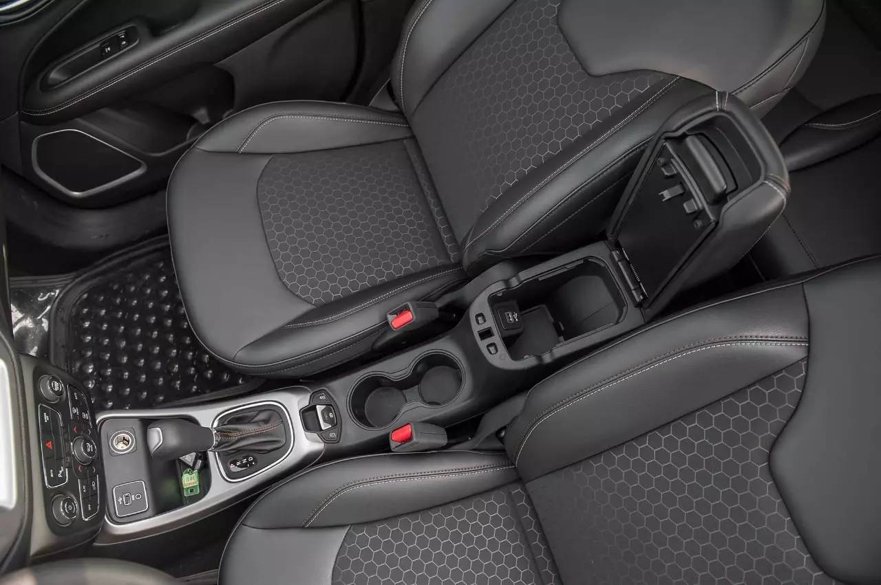 指南者广汽菲克导航,广汽菲克吉普指南者装哪种导航好