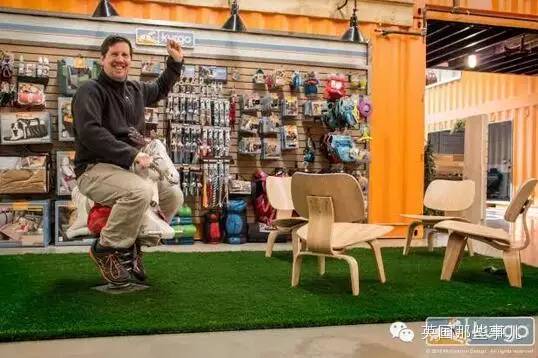 一家可以带狗上班的公司，感觉他们那的地位..人没狗高..