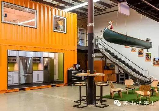 一家可以带狗上班的公司，感觉他们那的地位..人没狗高..