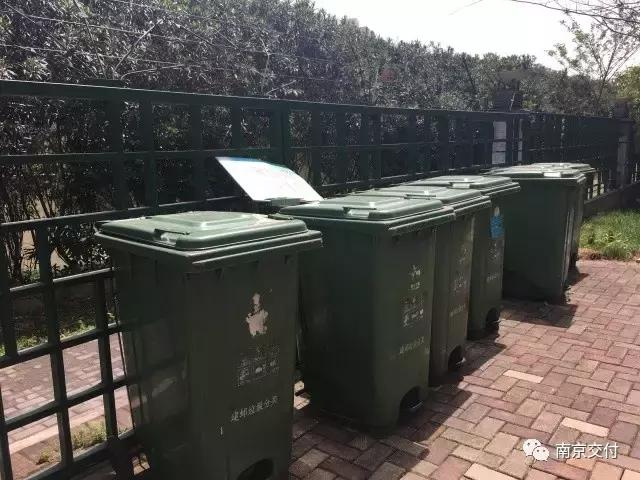 房龄差“三岁“，为了莫愁湖”新项目“却比老项目显老？