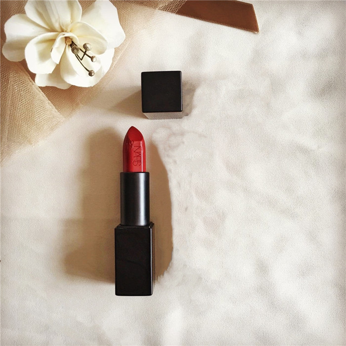 大牌口红vs平价替代色 (大牌口红低饱和色系)