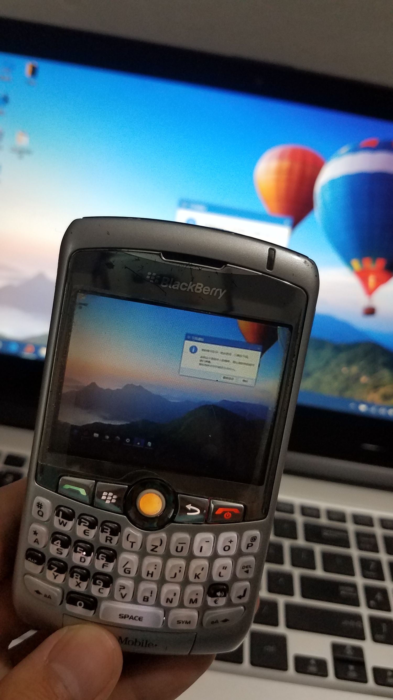 情怀手机1680,黑莓8310评测视频