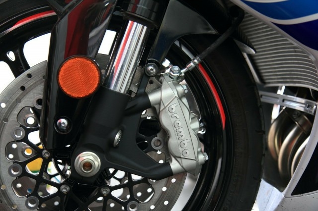 铃木gsx-r600适合新手吗,22款gsxr600