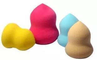 化妆只化上半部分的脸照片,最简单化妆步骤额头粉底