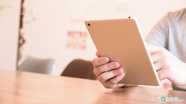 小米3平板测评玩吃鸡,小米平板3魔改后流畅吗