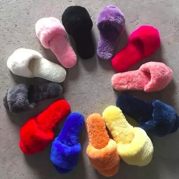 国外“天后”代言的潮鞋，怎么感觉就是街边常见的塑料拖鞋呢