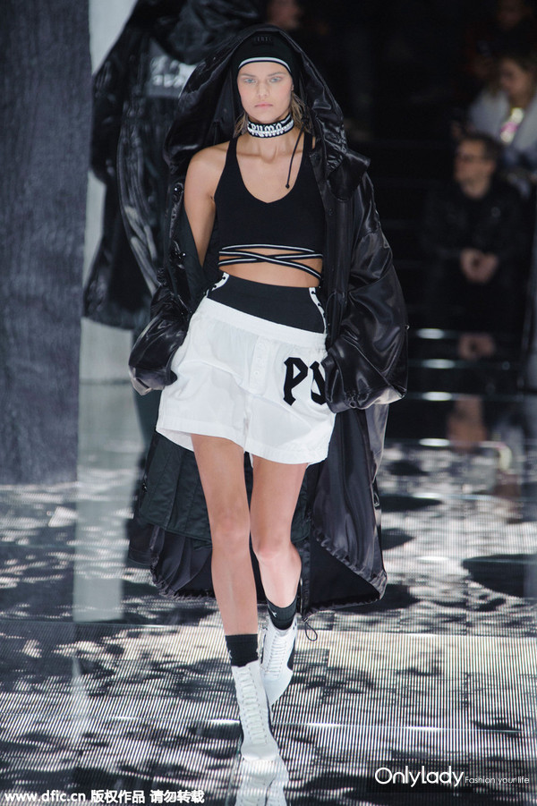 蕾哈娜上综艺节目,蕾哈娜爆单