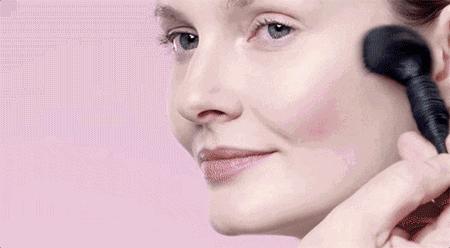 不服不行！你每天用的90%的化妆品竟出自这5个男人之手！