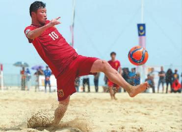 刘易斯教练是谁,刘易斯效力的球队