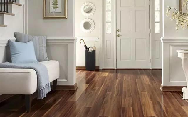 仿木地板的好处和坏处,原来地面贴瓷砖的利弊有哪些