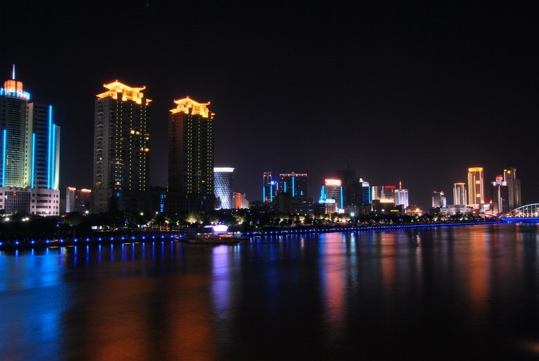 奉化水蜜桃蒋氏故里包装盒,奉化水蜜桃和无锡水蜜桃哪个最早