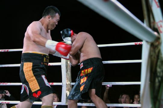 张君龙对战美国拳王,张君龙对战乔丹