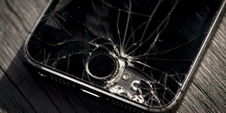 有几个品牌的手机是特容易碎屏的，我揭秘原因给你看及应对方法
