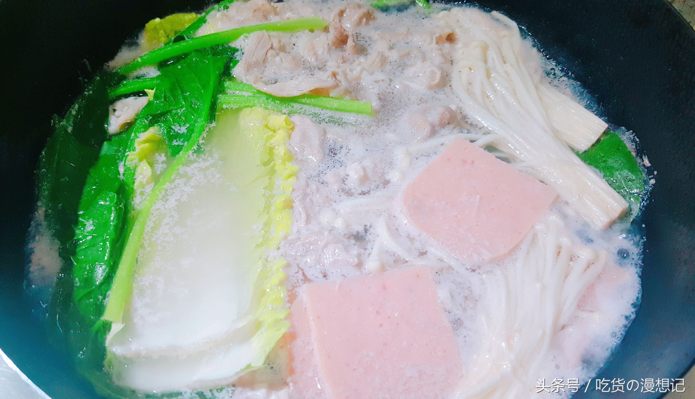 为何这种食物让男女老少如此着迷？看完瞬间让人觉得好饿啊！