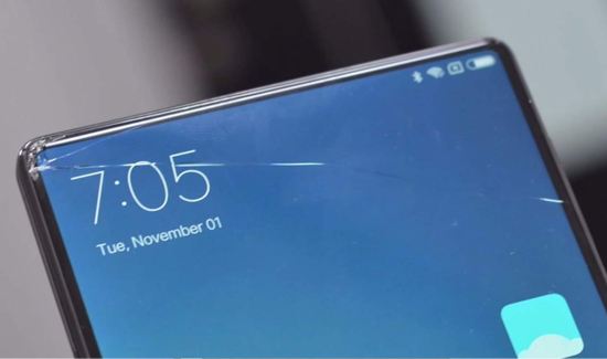 有几个品牌的手机是特容易碎屏的，我揭秘原因给你看及应对方法