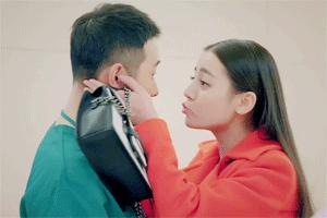 选妈妈还是选父母的视频,记者问迪丽热巴选陈伟霆还是罗晋