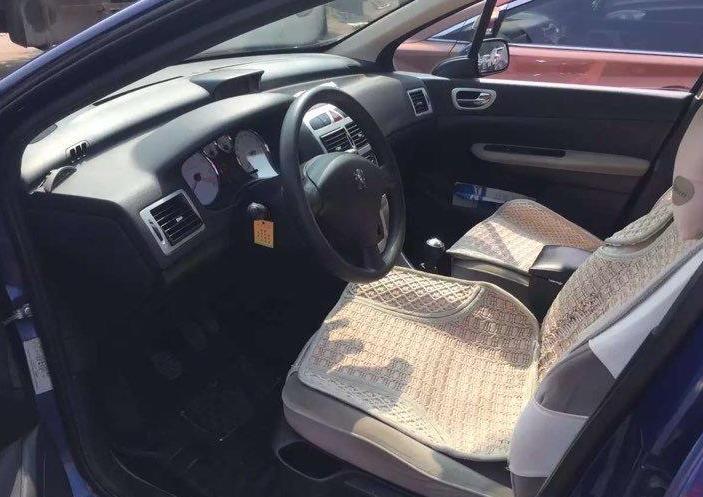 浪漫法国车标致307，地盘很扎实噪音小内饰丑油耗很高