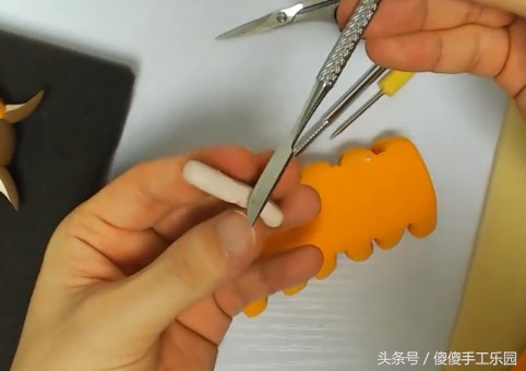 创意diy粘土制作，还记得宫崎骏动画里的（龙猫）猫巴士吗